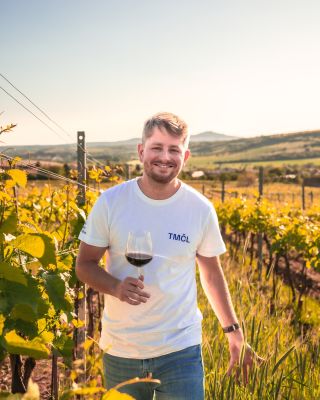 Patrik Eliáš, člověk, bez kterého byste neměli každý rok svůj oblíbený Sauvignon nebo Merlot. Stojí za celým procesem...